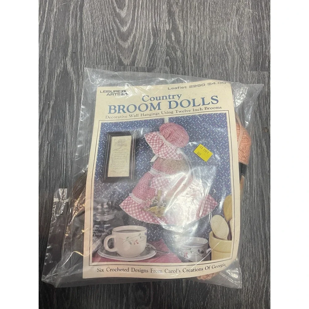 Leisure Arts Leaflet 2290 Country‎ Broom Dolls Prairie Decor Vintage 1992